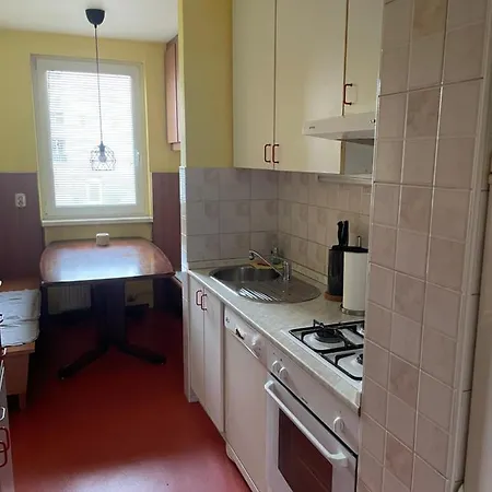 Warm With Balcony And Free Parking *