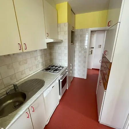 Warm With Balcony And Free Parking * Lubiana