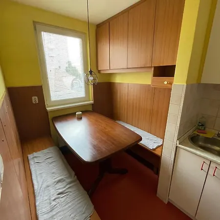 Warm With Balcony And Free Parking