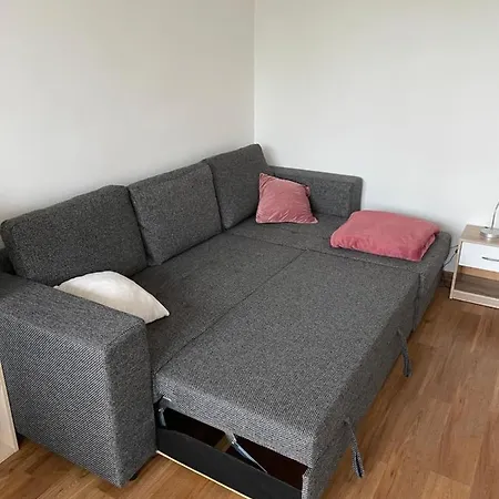 Apartment Warm With Balcony And Free Parking *